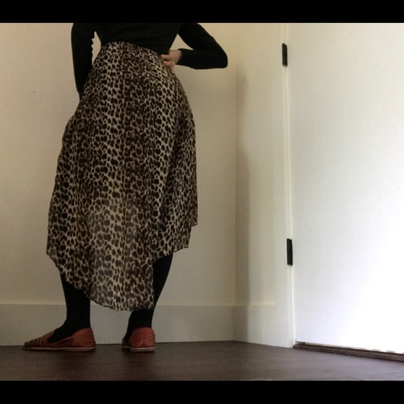 Forever 21 High-Low Leopard Print Skirt - Picture 3 of 13